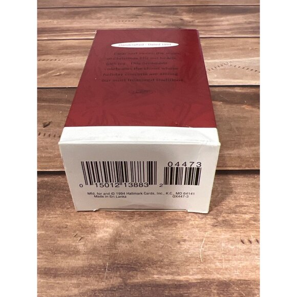 1994 HALLMARK KEEPSAKE ORNAMENT QX447-3 JOYOUS SONG CHOIR CHURCH - Picture 3 of 7